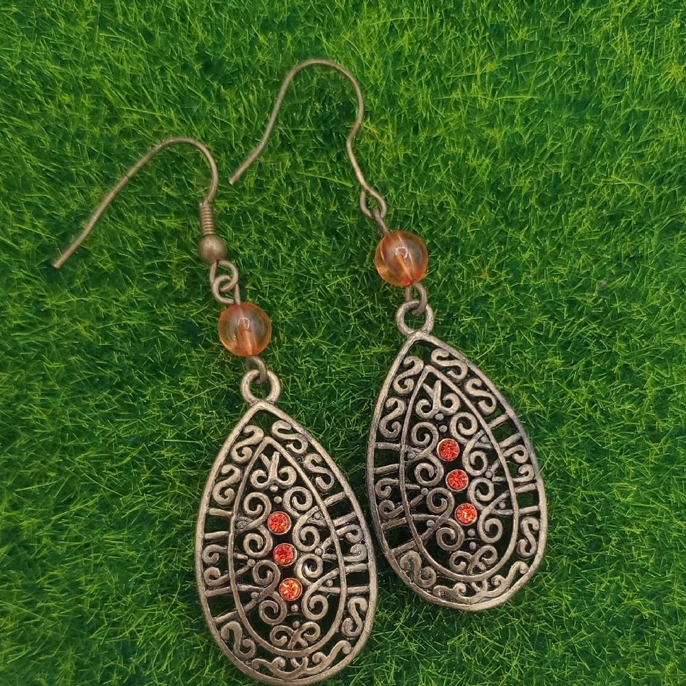 Echoes Of Eden Earrings E1019